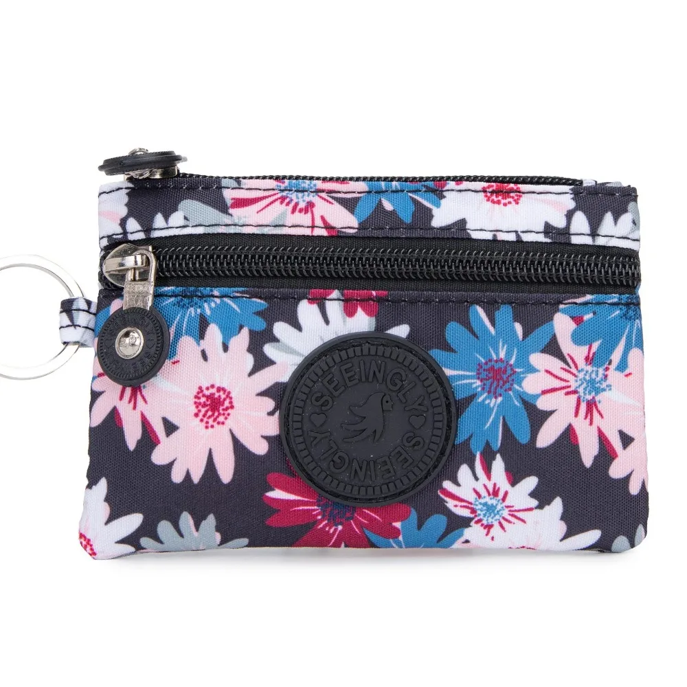 petit-porte-monnaie-femme-avec-porte-chequier